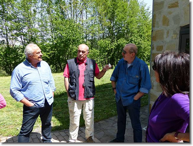 Clicca per scorrere le foto originali ingrandite