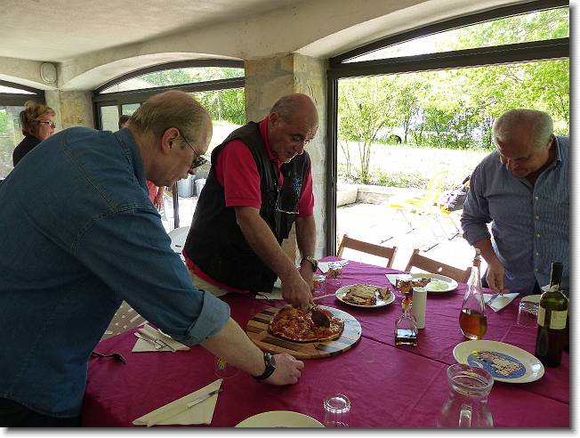Clicca per scorrere le foto originali ingrandite