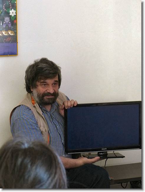 Clicca per scorrere le foto originali ingrandite