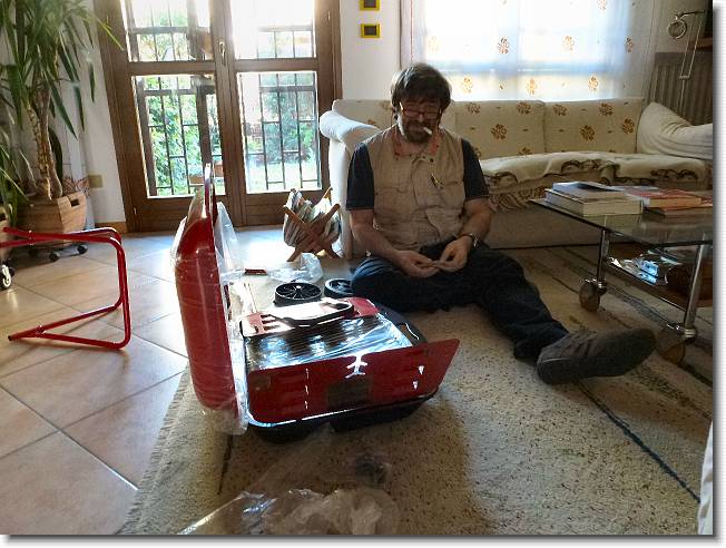 Clicca per scorrere le foto originali ingrandite