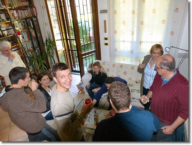 Clicca per scorrere le foto originali ingrandite