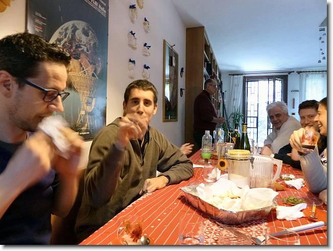 Clicca per scorrere le foto originali ingrandite