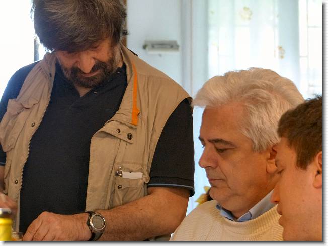 Clicca per scorrere le foto originali ingrandite