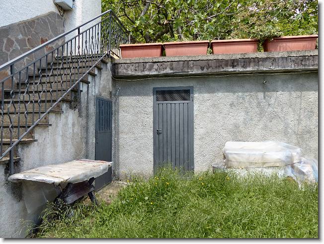 Clicca per scorrere le foto originali ingrandite