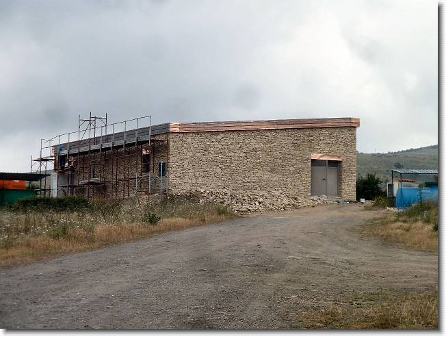 Clicca per scorrere le foto originali ingrandite