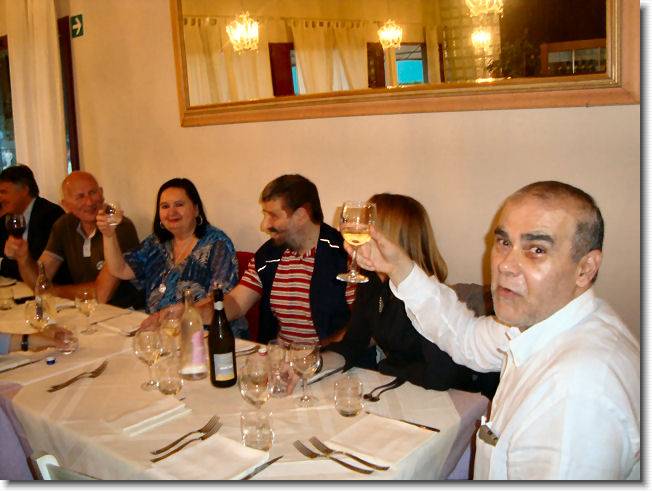 Clicca per scorrere le foto originali ingrandite