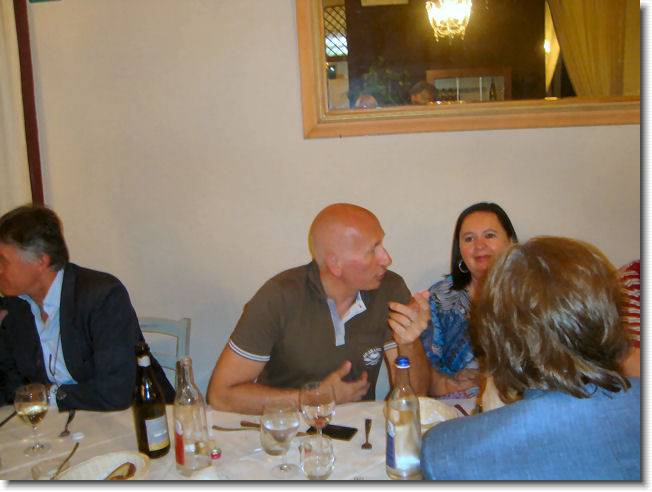 Clicca per scorrere le foto originali ingrandite