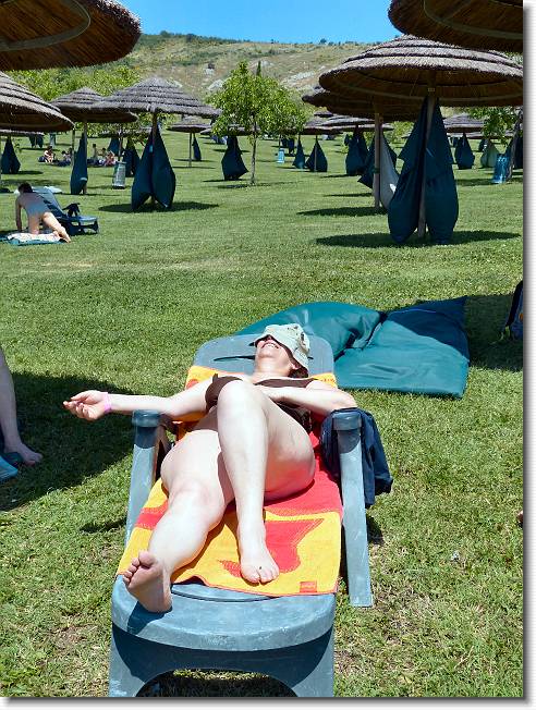 Clicca per scorrere le foto originali ingrandite