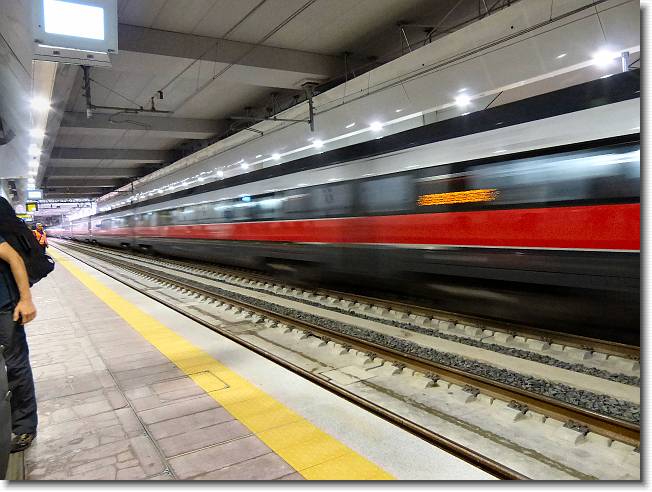 Clicca per scorrere le foto originali ingrandite