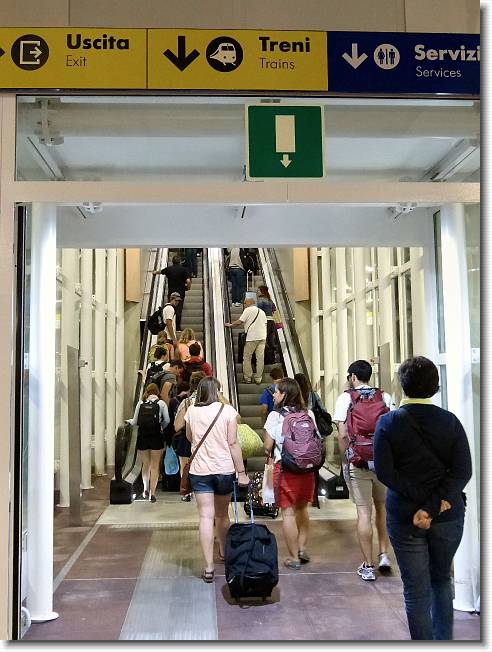 Clicca per scorrere le foto originali ingrandite