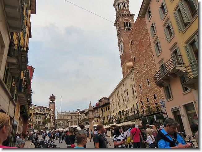 Clicca per scorrere le foto originali ingrandite
