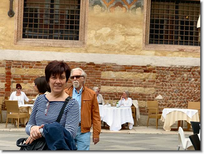 Clicca per scorrere le foto originali ingrandite