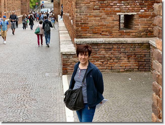 Clicca per scorrere le foto originali ingrandite