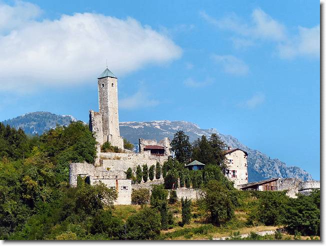 Clicca per scorrere le foto originali ingrandite