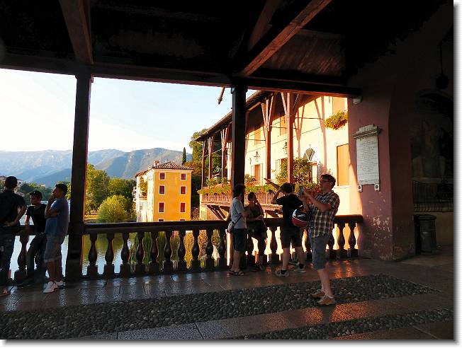 Clicca per scorrere le foto originali ingrandite