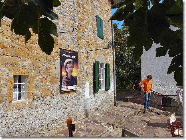 Clicca per scorrere le foto originali ingrandite