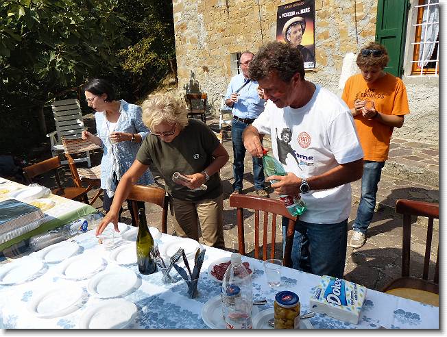 Clicca per scorrere le foto originali ingrandite