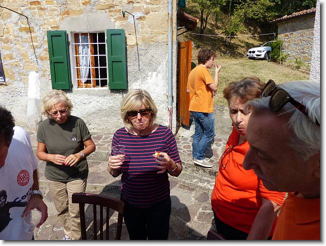 Clicca per scorrere le foto originali ingrandite
