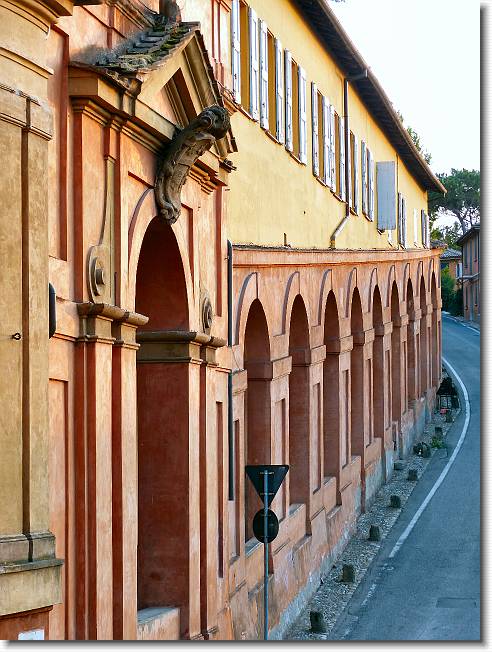 Clicca per scorrere le foto originali ingrandite