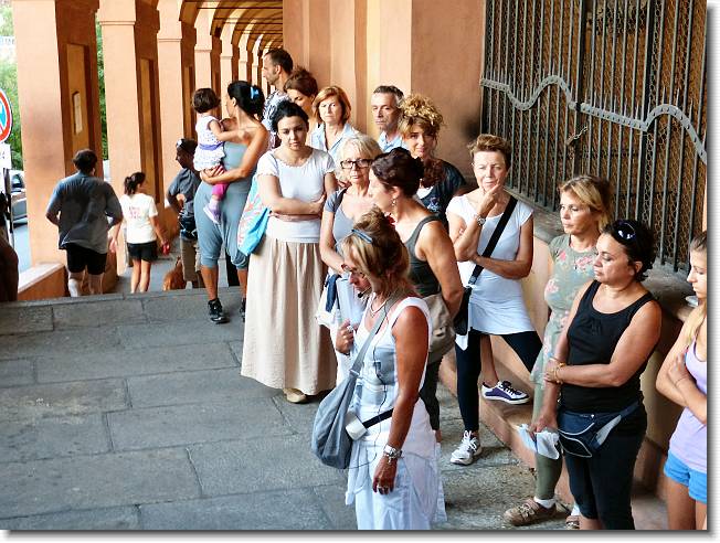 Clicca per scorrere le foto originali ingrandite