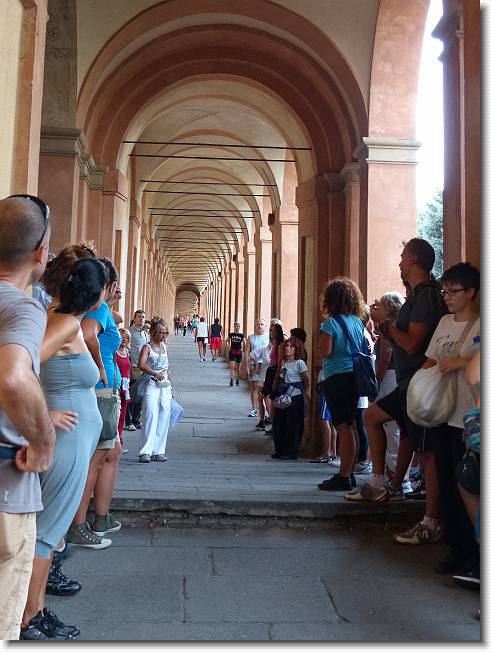 Clicca per scorrere le foto originali ingrandite