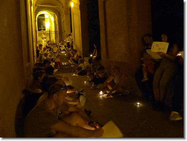 Clicca per scorrere le foto originali ingrandite