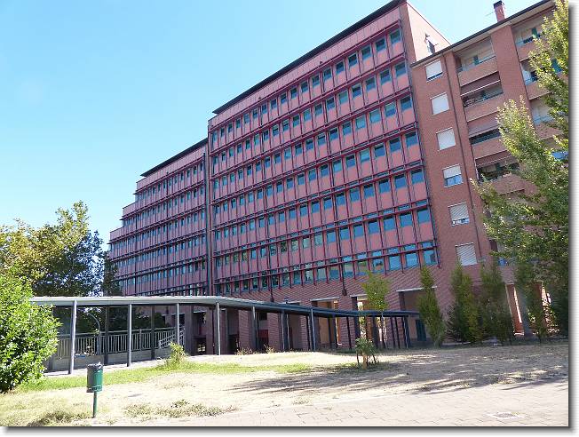 Clicca per scorrere le foto originali ingrandite