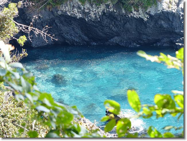 Clicca per scorrere le foto originali ingrandite