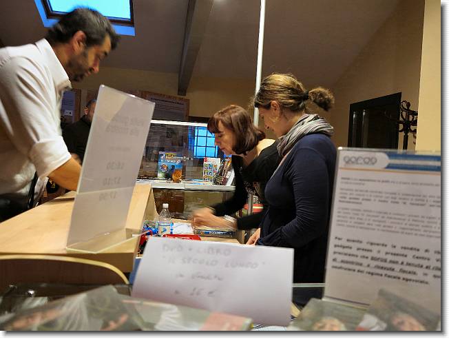 Clicca per scorrere le foto originali ingrandite