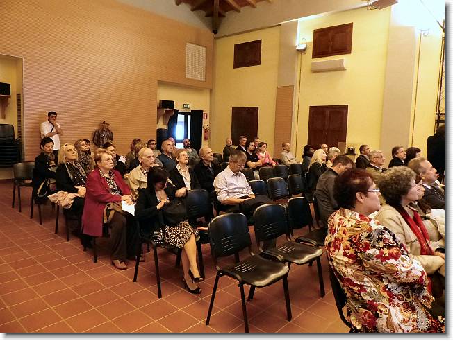 Clicca per scorrere le foto originali ingrandite