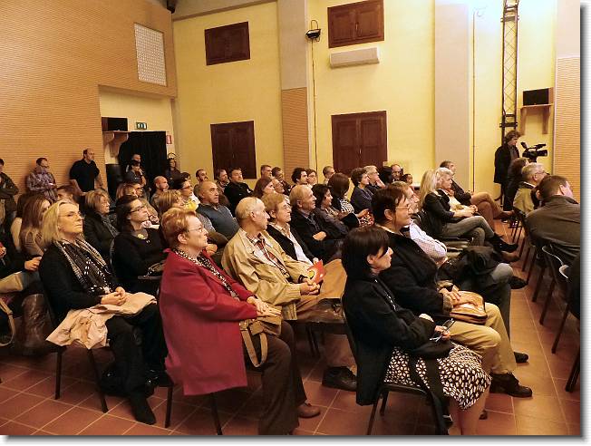 Clicca per scorrere le foto originali ingrandite