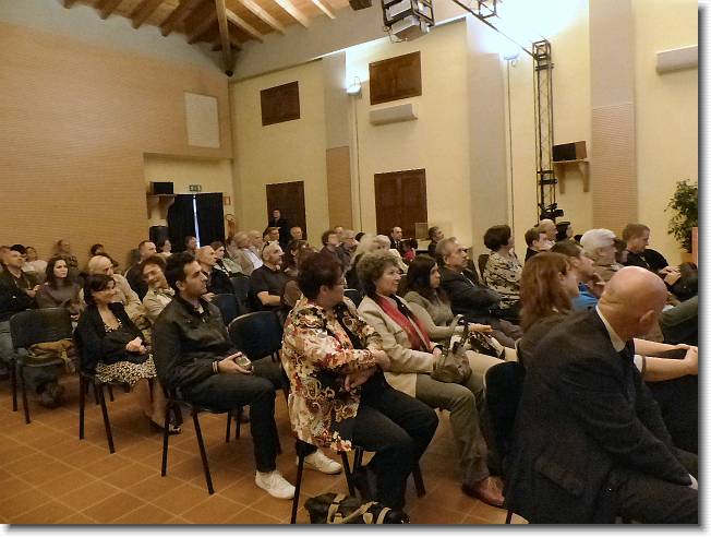 Clicca per scorrere le foto originali ingrandite