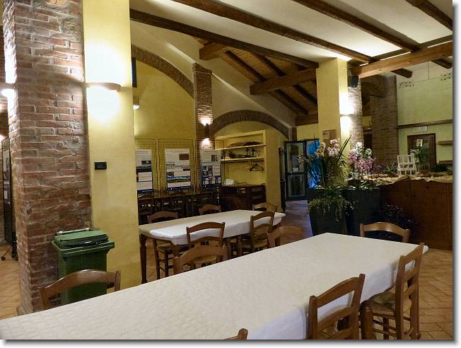 Clicca per scorrere le foto originali ingrandite