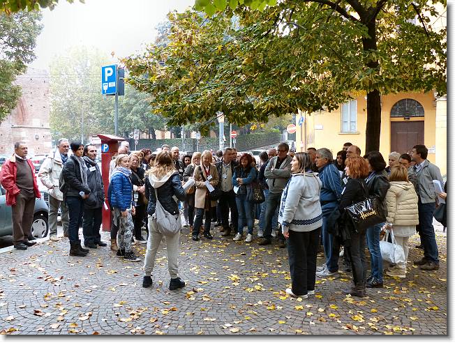 Clicca per scorrere le foto originali ingrandite