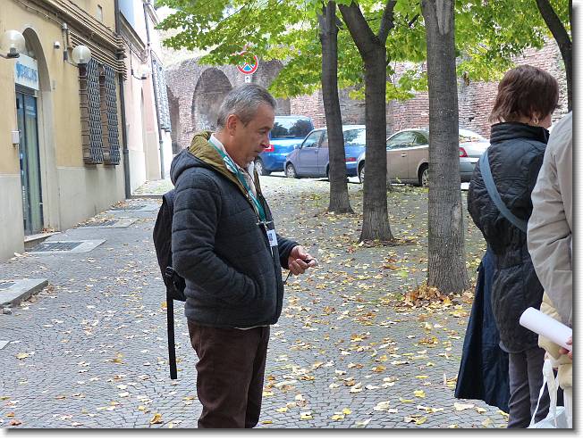 Clicca per scorrere le foto originali ingrandite