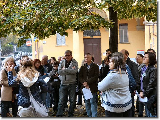 Clicca per scorrere le foto originali ingrandite