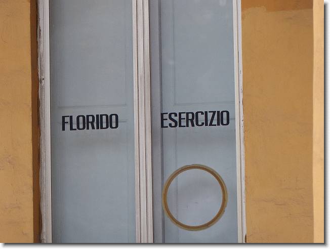 Clicca per scorrere le foto originali ingrandite