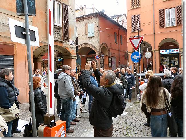 Clicca per scorrere le foto originali ingrandite