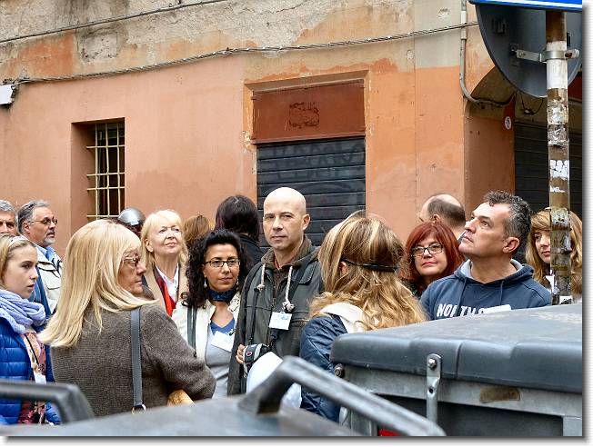 Clicca per scorrere le foto originali ingrandite