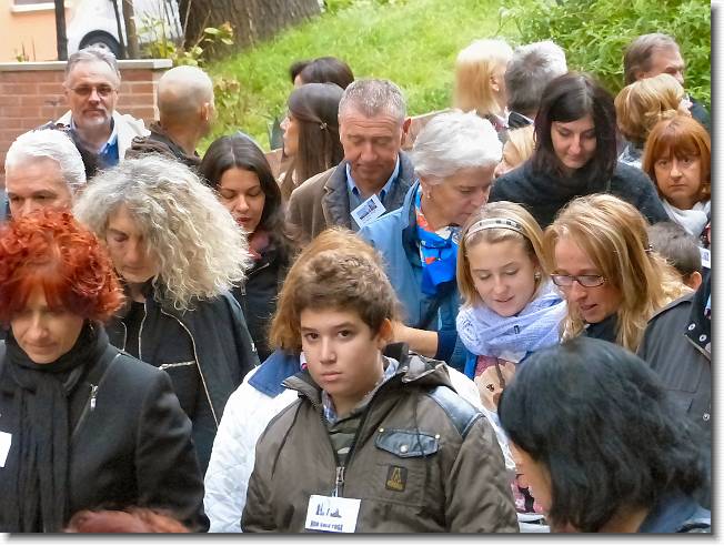 Clicca per scorrere le foto originali ingrandite