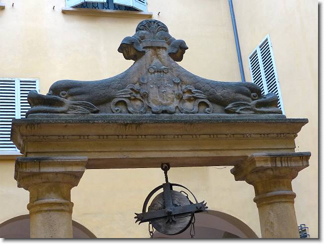 Clicca per scorrere le foto originali ingrandite
