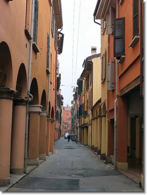 Clicca per scorrere le foto originali ingrandite