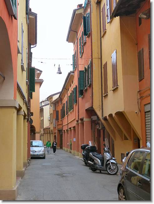 Clicca per scorrere le foto originali ingrandite