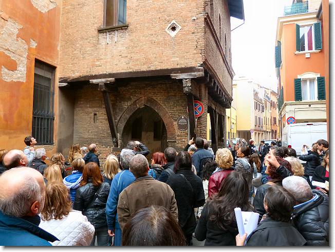 Clicca per scorrere le foto originali ingrandite
