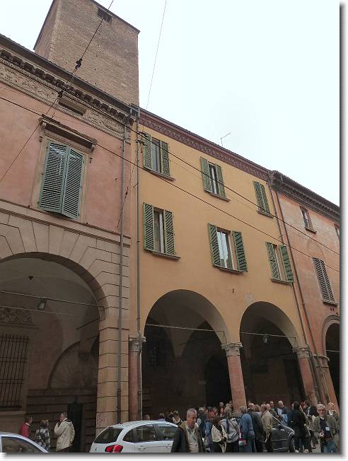 Clicca per scorrere le foto originali ingrandite