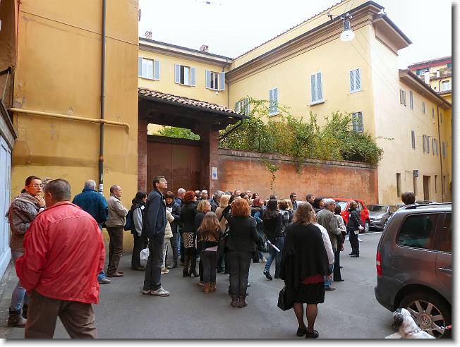 Clicca per scorrere le foto originali ingrandite