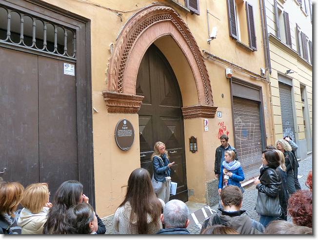Clicca per scorrere le foto originali ingrandite