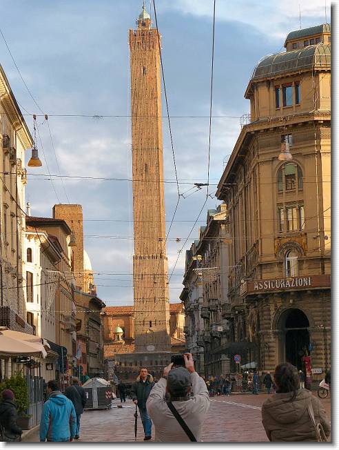 Clicca per scorrere le foto originali ingrandite