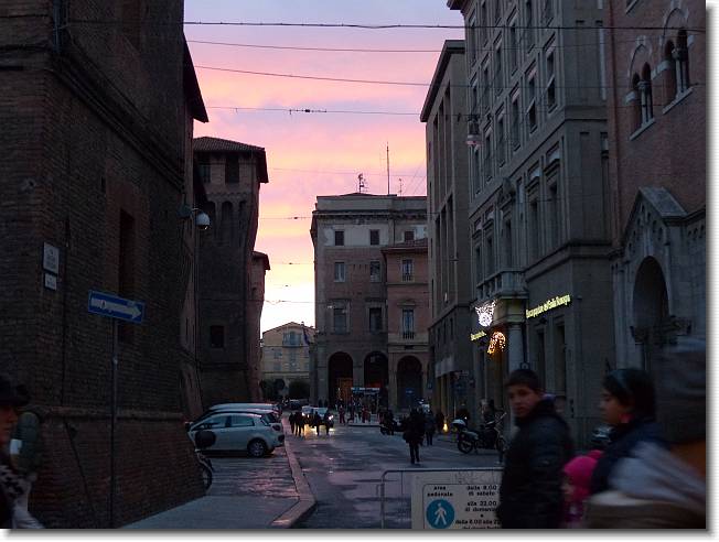 Clicca per scorrere le foto originali ingrandite