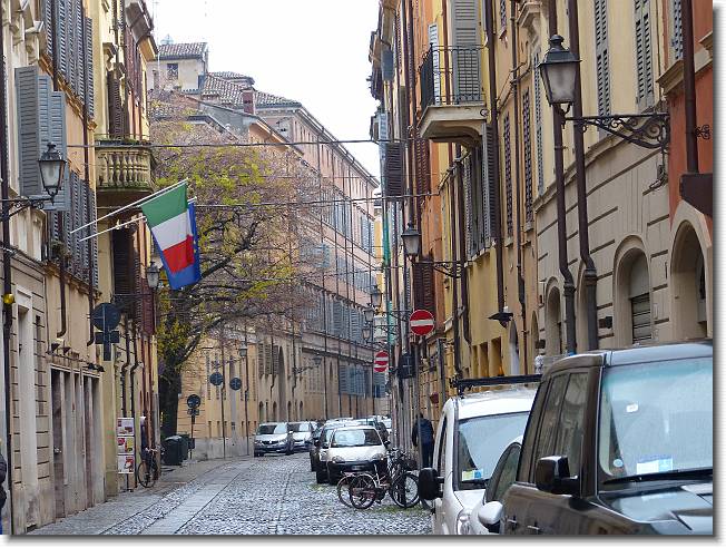 Clicca per scorrere le foto originali ingrandite